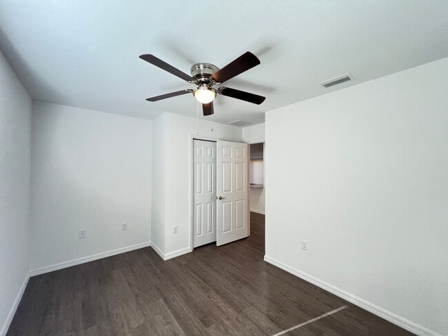 Building Photo - AWESOME 3 BD/2BA Home in Ocklawaha!! Available now!!