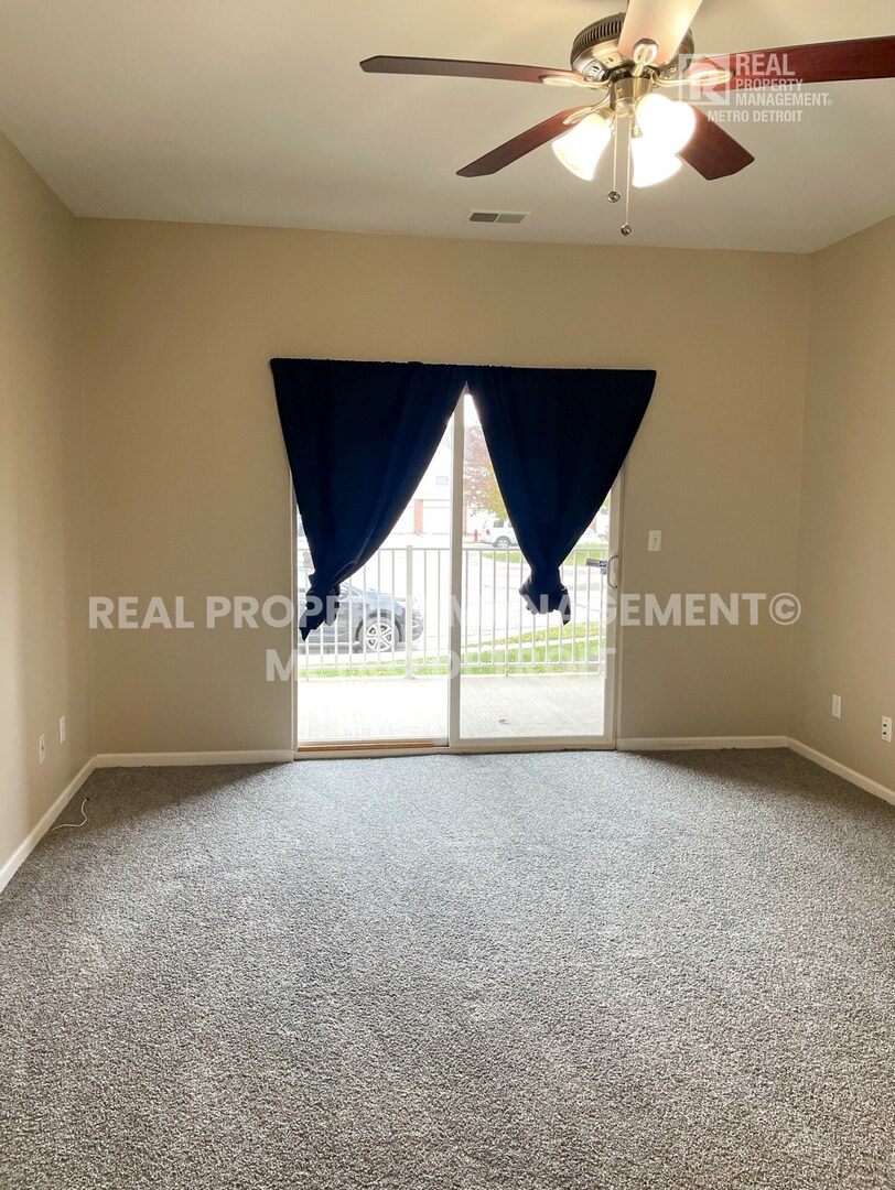 Building Photo - 1852 Flagstone Cir