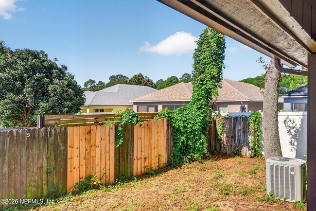 Building Photo - 8010 International Village Dr