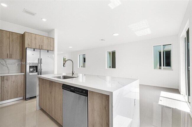 Building Photo - 22431 SW 125th Ave