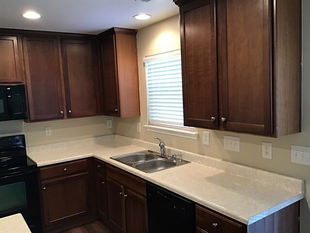 Building Photo - 7689 Natalie Commons Road