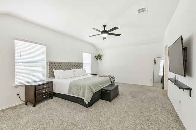 Building Photo - 14793 Hazel Br Dr