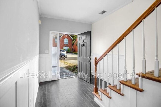 Building Photo - 428 Cambrian Ridge Trail