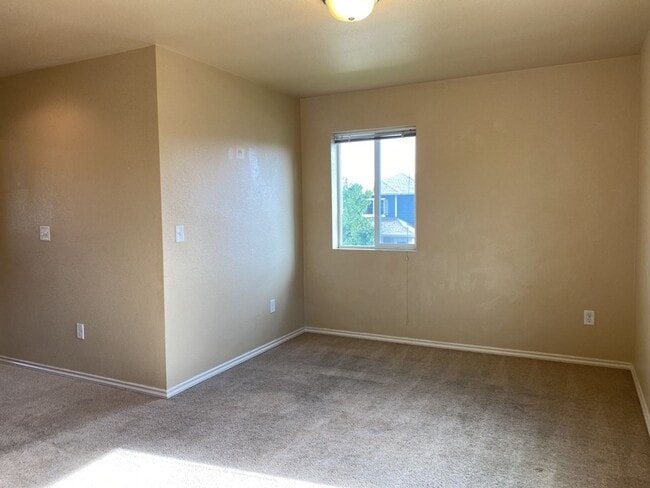 Building Photo - Lovely 3 Bed 2.5 Bath Home in Timbervine