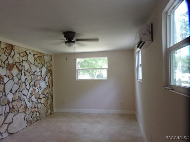 Building Photo - 215 N Wheeler Ave