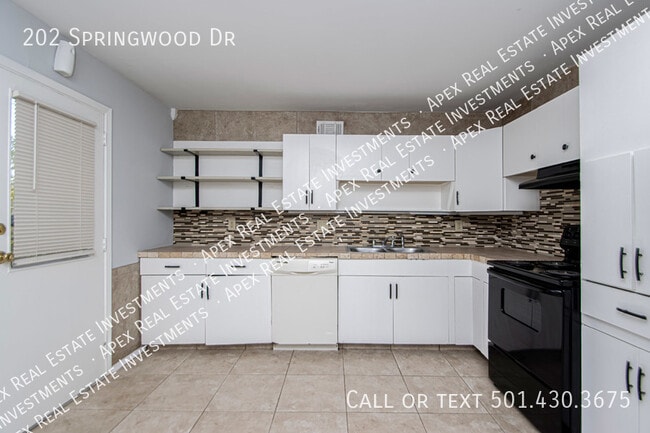 Building Photo - 202 Springwood Dr