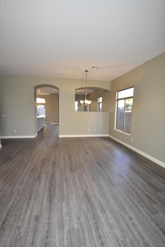 Building Photo - 9430 W Elm St