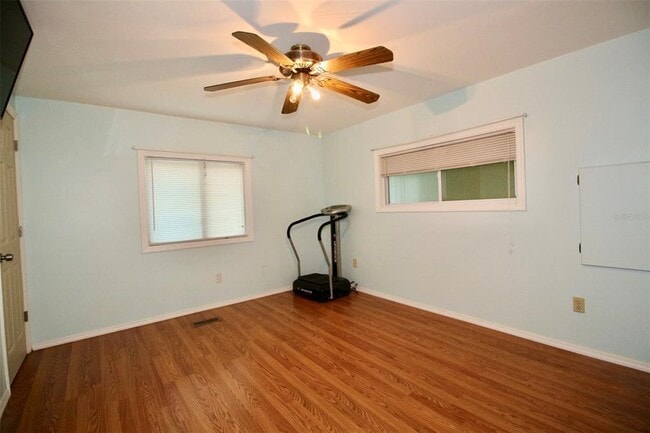 Building Photo - 10992 Poplar St NE