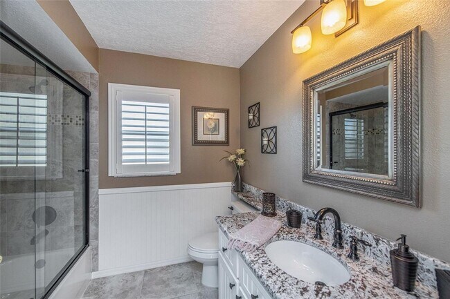 Building Photo - Beautifully updated Pool Home!!