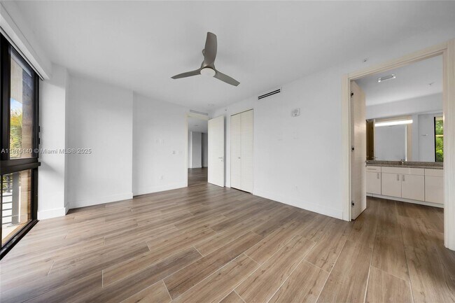 Building Photo - 3265 Bird Ave
