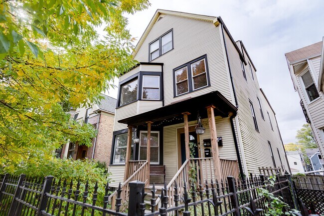 Building Photo - 2650 N Saint Louis Ave