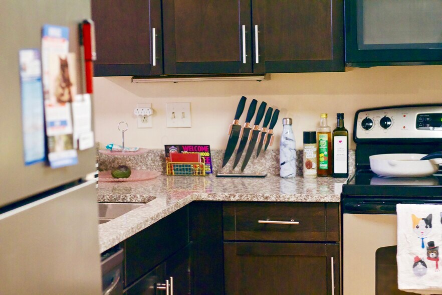 Building Photo - 234 N Broadway