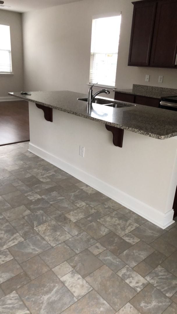 Building Photo - 3BR  2.5BA TOWNHOME