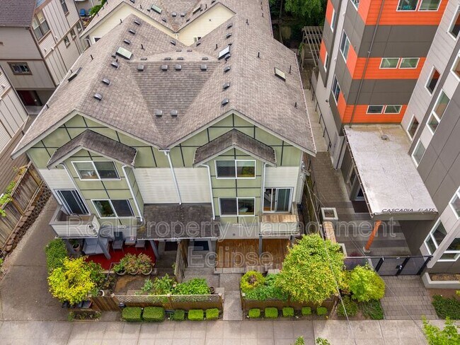 Building Photo - 1145a N 91st St