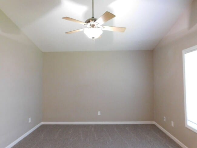 Building Photo - 3Bd/2Ba Single Story House - Available Soon!
