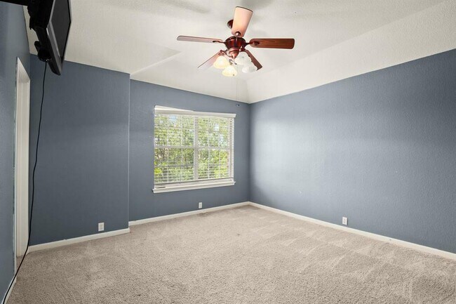 Building Photo - 717 Adler Falls Ln