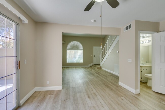 Building Photo - Stylish 2-Bedroom Townhome in Green Valley with Modern Upgrades & Prime Location!