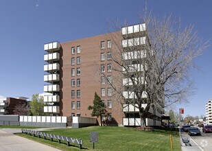 Building Photo - The Carriage House