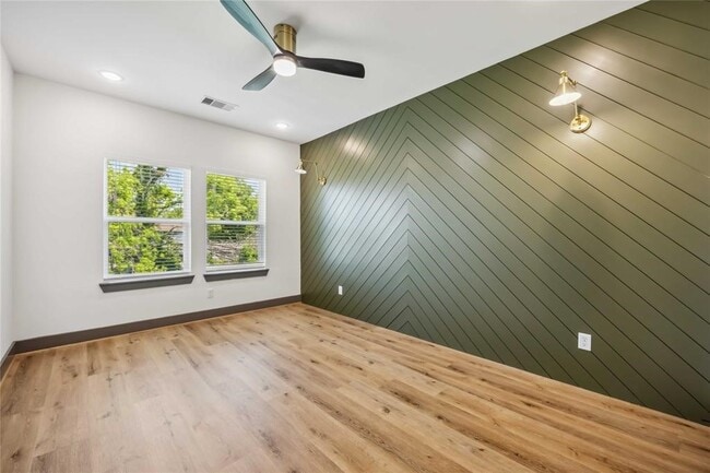 Building Photo - 5620 Shreveport Blvd