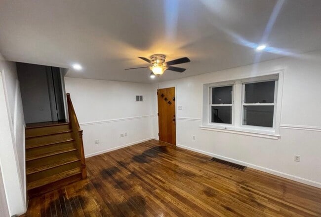 Building Photo - 100 Talisman Ct