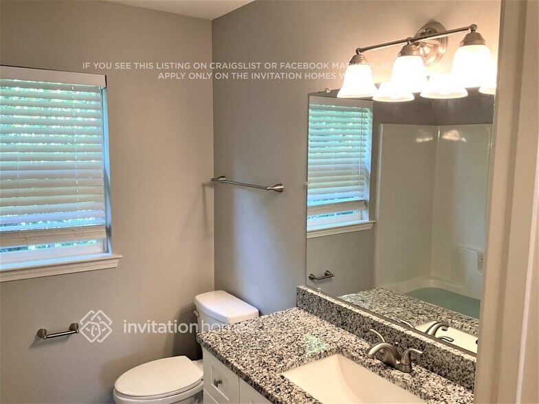 Building Photo - 196 Markham Dr