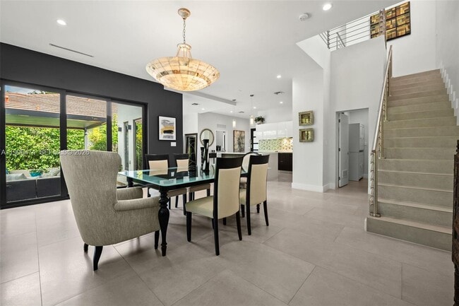 Building Photo - 5735 SW 35th St