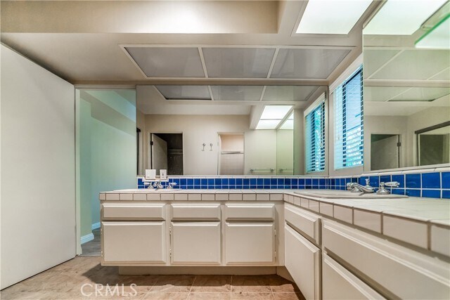 Building Photo - 13236 Valleyheart Dr