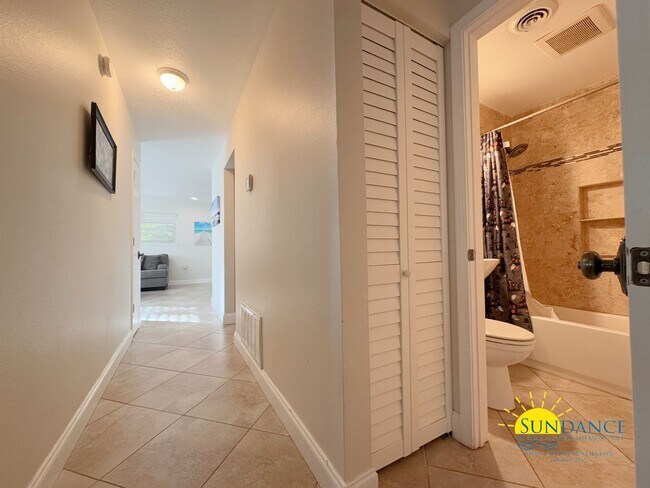 Building Photo - Gorgeous 3 Bedroom Home in Fort Walton Beach!