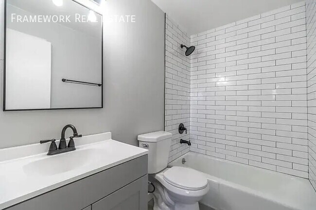 Building Photo - 1509 3rd Ave