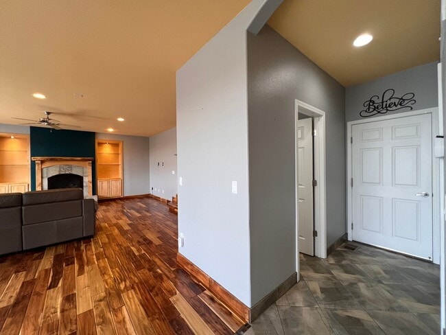 Building Photo - Large Beautiful Home off Toll Rd, South Reno
