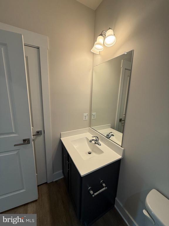 Building Photo - 212 Pomegranate Ln