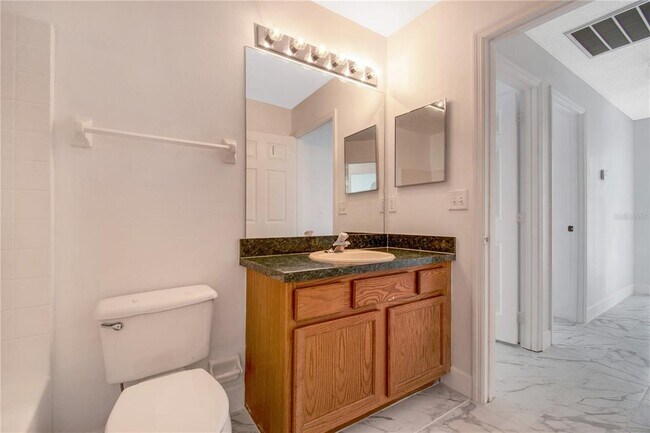 Building Photo - 236 Langham Dr