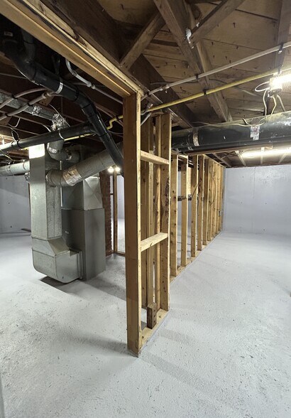 Building Photo - 152 Cottage Rd
