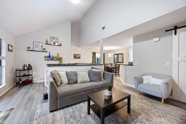 Building Photo - 340 Sandpiper Dr