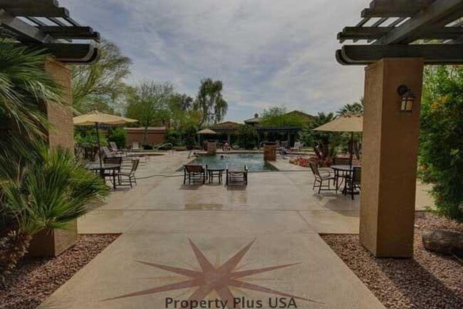 Building Photo - Charming 2-Bedroom Phoenix Townhouse with Cozy Living Space!