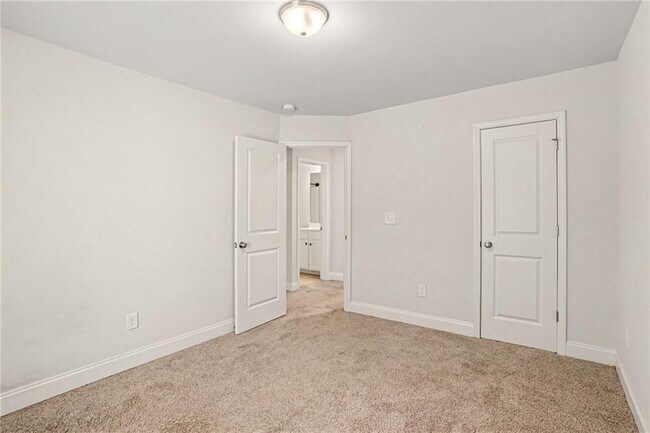 Building Photo - 10139 Benton Woods Dr