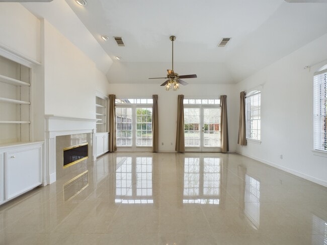Building Photo - 5627 Winsome Ln