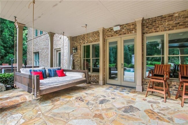 Building Photo - 5265 Peachtree Dunwoody Rd NE