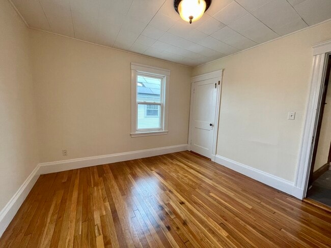 Building Photo - 20 Wilshire St