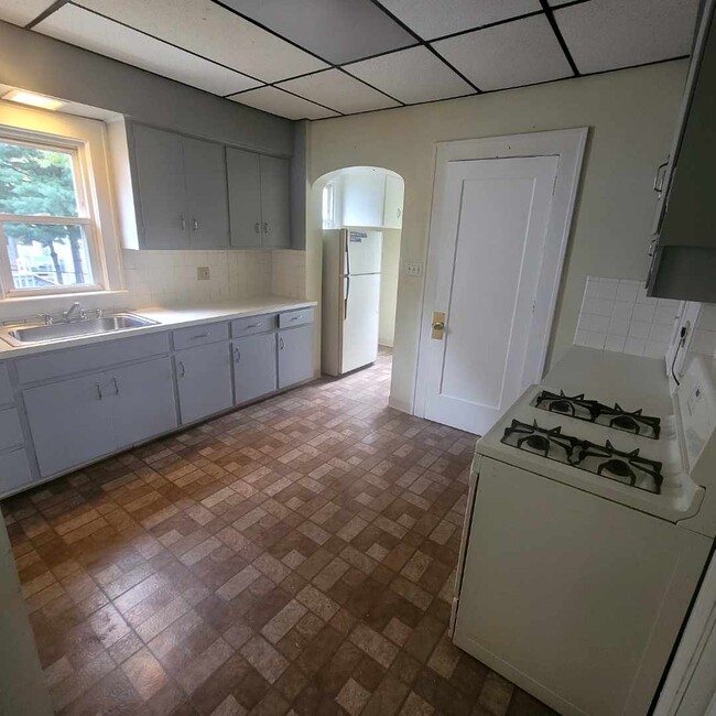 Building Photo - 348 Ruckel Rd