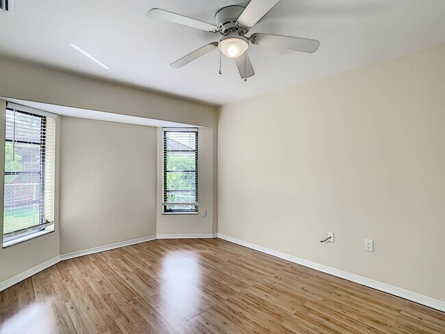 Building Photo - Port Charlotte Waterfront Pool Home - Grea...