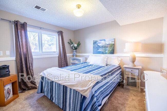 Building Photo - 1308 Green Acres Ct