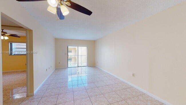 Building Photo - 1955 NE 135th St