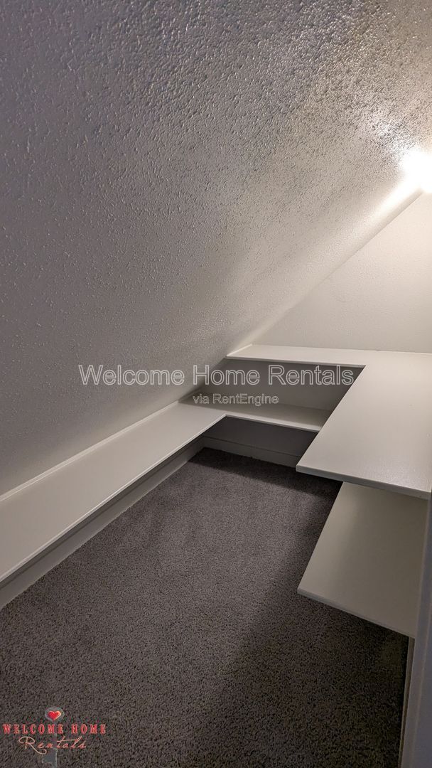 Building Photo - 4520 S Thompson Ave