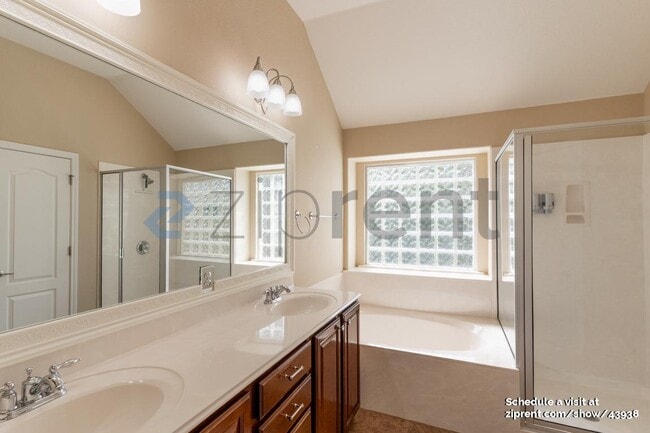 Building Photo - 27 Green Terrace Cove
