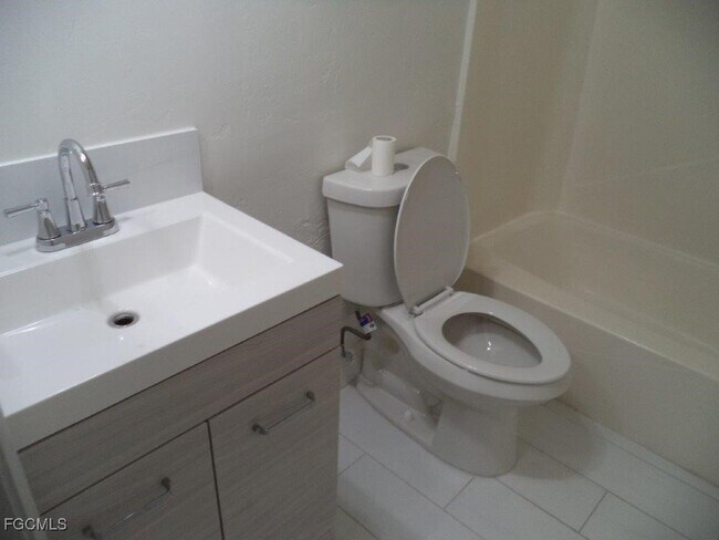 Building Photo - 8140 Country Rd