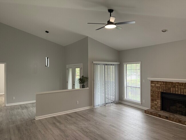Building Photo - 5828 Harris Grove Ln
