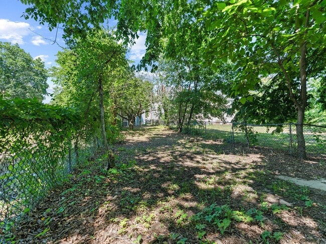 Building Photo - Beautifully Renovated 4-Bedroom Home with Designer Kitchen, Updated Bath & Central Air – Availabl...