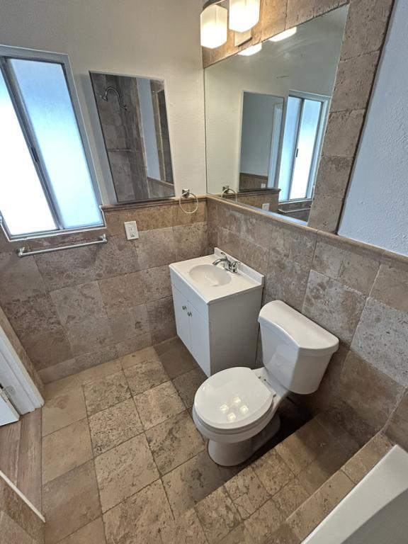 Building Photo - 16101 Ash St