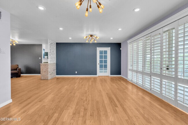 Building Photo - 4200 Wallington Dr